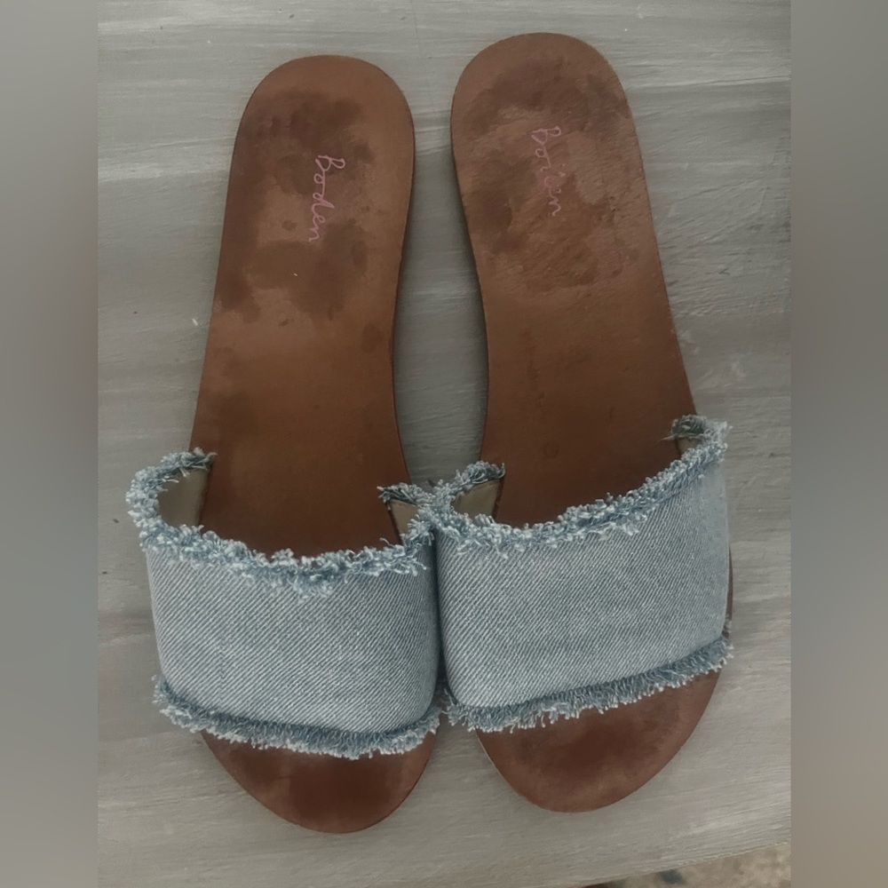 Boden Slides Denim fabric with raw hem size 8